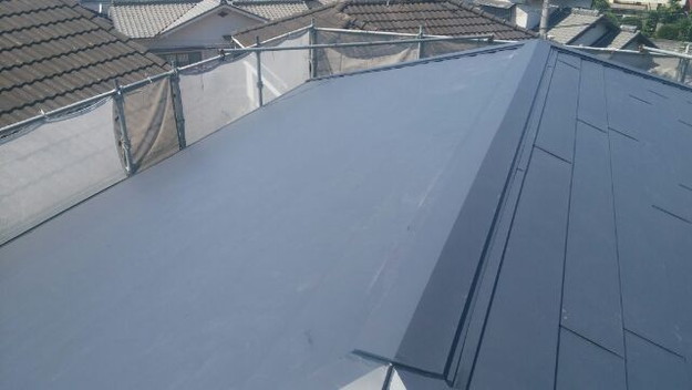 カバー工法による屋根のリフォーム工事完了写真1438572072584