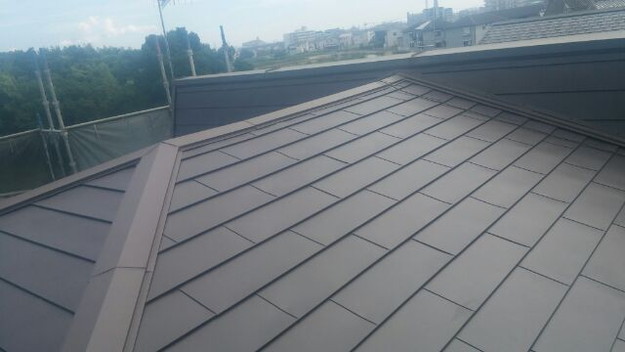 カバー工法による屋根リフォーム工事完了写真1439092212553