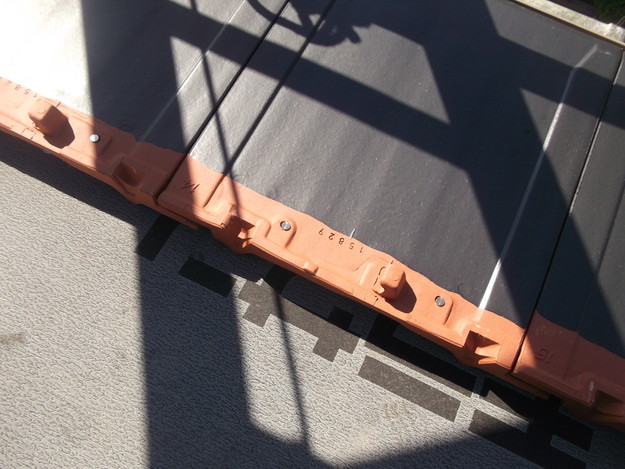 屋根のリフォーム新設瓦設置中DSCF2046