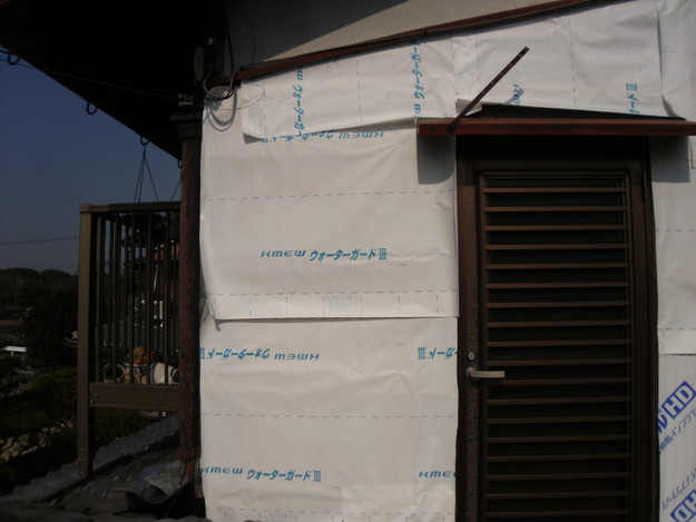 外壁トタンの交換工事施工中DSCI1190