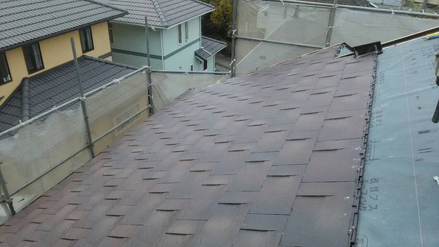 屋根のリフォーム神戸市新設屋根材ハイブリッド瓦設置作業1461820883688