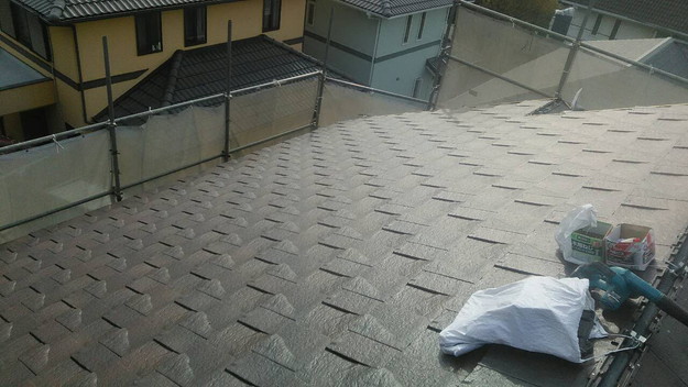 屋根のリフォーム神戸市新設屋根材ハイブリッド瓦設置作業1461820889311
