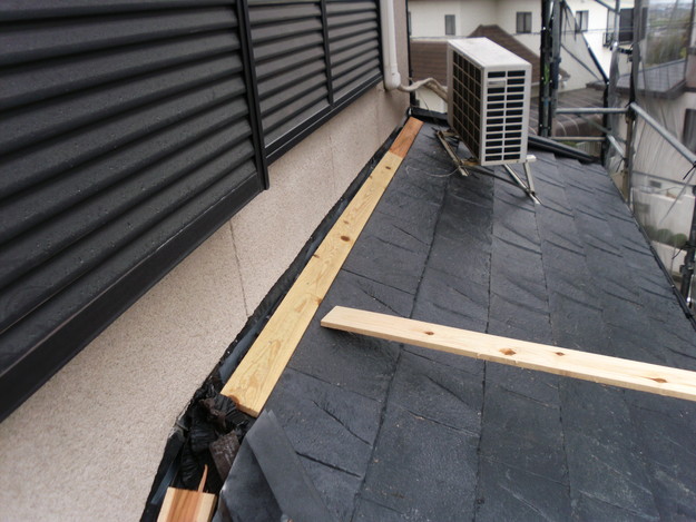 屋根のリフォーム葺き替え工事新設屋根材設置中DSCI1304