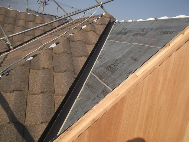 高級高性能洋風金属瓦によるカバー工法屋根リフォーム工事DSCF2802