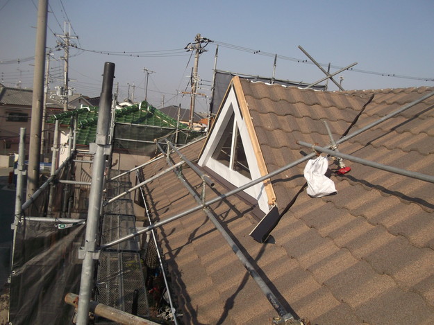 高級高性能洋風金属瓦によるカバー工法屋根リフォーム工事DSCF2803