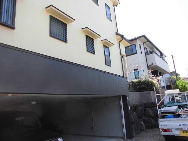コンクリートガレージ板金カバー工事 ビフォーアフター 神戸市 神戸 明石 加古川の屋根 瓦リフォーム工事業者 株 大西瓦 コンクリートガレージ板金カバー工事 ビフォーアフター 神戸市 神戸 明石 加古川の屋根 瓦リフォーム工事業者 株 大西瓦