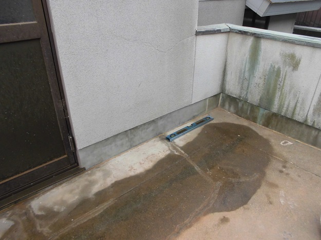 ベランダ工事 土台水切り ビフォーアフター 加古川市 神戸 明石 加古川の屋根 瓦リフォーム工事業者 株 大西瓦