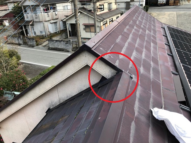雨漏り修理工事 棟違いコーキング及びケラバ板金補修 多可町 神戸 明石 加古川の屋根 瓦リフォーム工事業者 株 大西瓦 雨漏り修理工事 棟違いコーキング及びケラバ板金補修 多可町 神戸 明石 加古川の屋根 瓦リフォーム工事業者 株 大西瓦