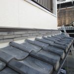 姫路市　和風の２階建て家で雨漏り修理！和瓦(いぶし瓦)の隅棟積み直し及び漆喰(しっくい)工事でメンテナンス！　