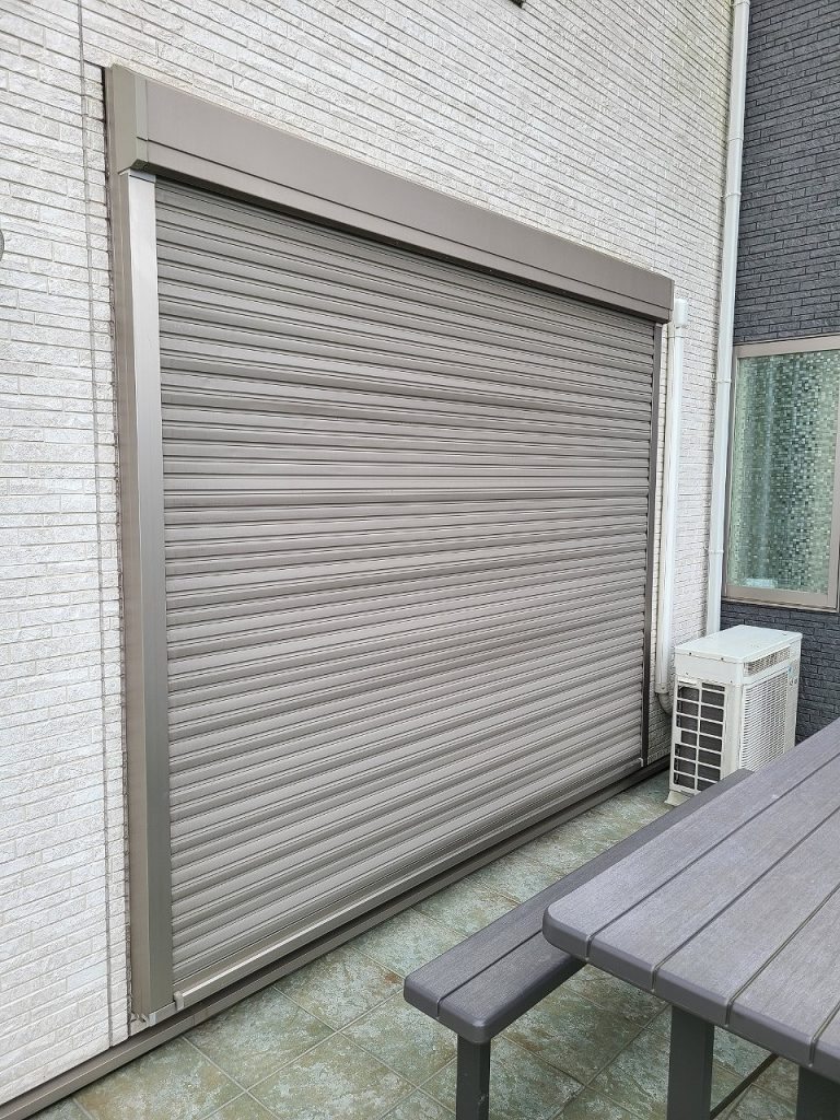 シャッター凹み
