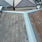 神戸市垂水区　屋根調査！スレート屋根が経年劣化をし、棟板金のコーキングも劣化。カバー工法を推奨します。