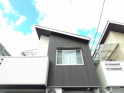 洋風2階建てのお家