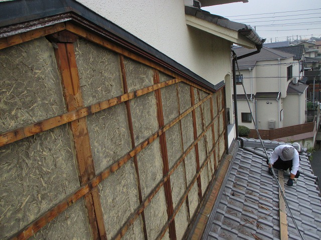 既存焼き板撤去　下地補強