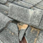 明石市　屋根無料点検で、モニエル瓦(セメント瓦)のズレが酷く、修繕のお見積り作成致します。