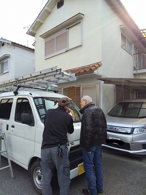 お客様と打ち合わせ