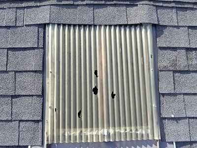 雹(ひょう)　明り取り破損