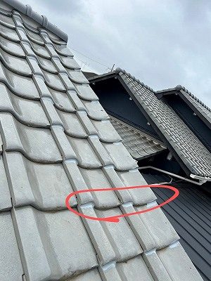 瓦シール材で固定