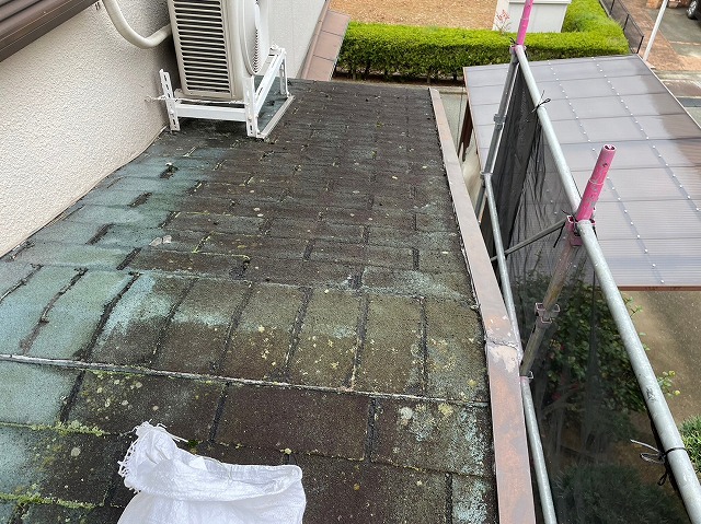 経年劣化している既存の屋根