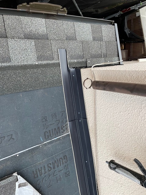 壁際捨て板板金施工
