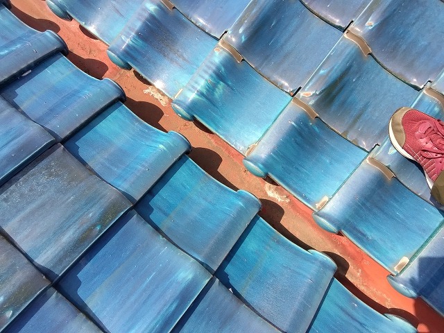 明石市　谷樋の経年劣化と穴あきの危険性