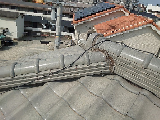 明石市　和瓦(釉薬瓦)しっくい劣化