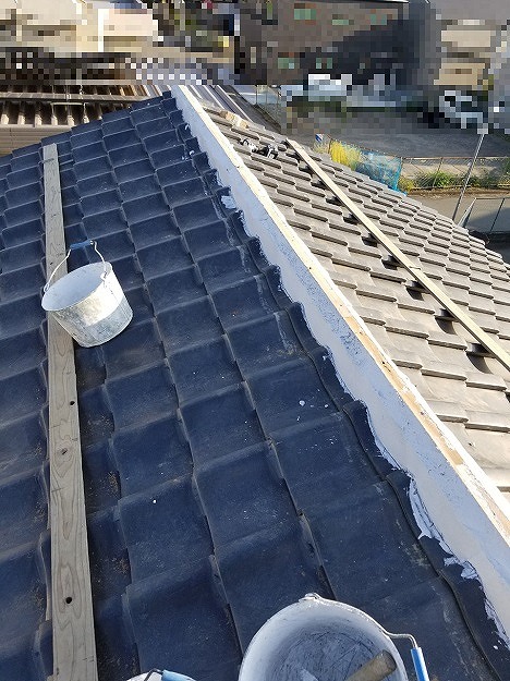 明石市 日本瓦(釉薬瓦)棟モルロック()白