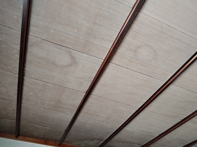 明石市　2階天井の状況