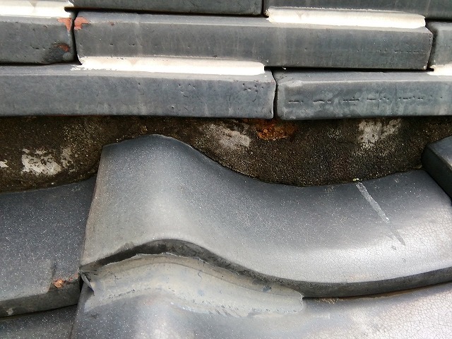 明石市　玄関漆喰(しっくい)腐食