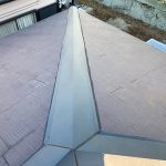 加古川市で棟板金が強風で飛んでしまった！カラーベスト屋根の棟板金取替工事をご紹介