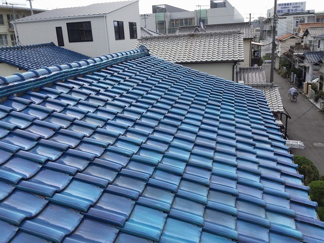 明石市 屋根全体の瓦面