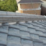 加古川市の方必見！棟瓦の劣化を放置すると雨漏りに直結する理由と、プロが行う棟積み直し工事の全工程