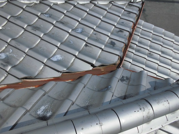 明石市　谷板金　劣化　施工前