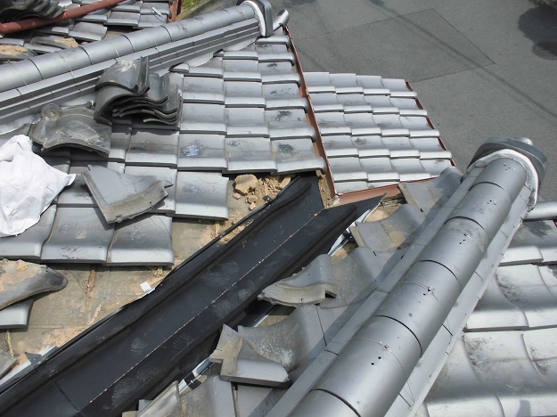 明石市　谷板金　施工中　ガルバリウム