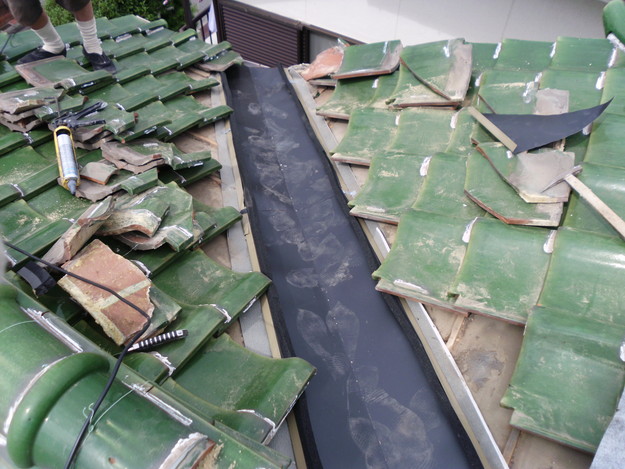 明石市 ステンレス 谷板金 設置