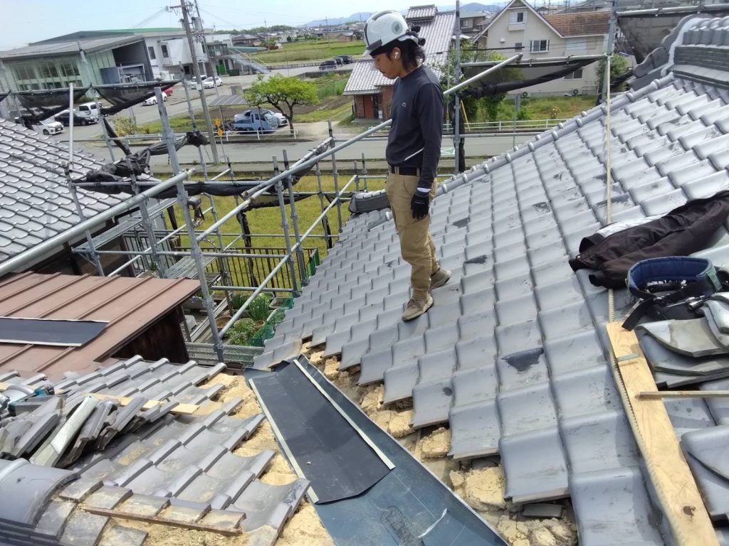 明石市 谷板金 施工中
