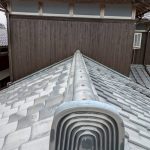 加古川市 いぶし瓦の本棟積み直し工事!梅雨・台風前の屋根修理☔