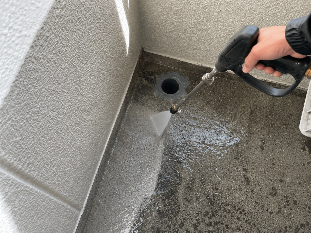 明石市　べランダ　防水工事　高圧洗浄