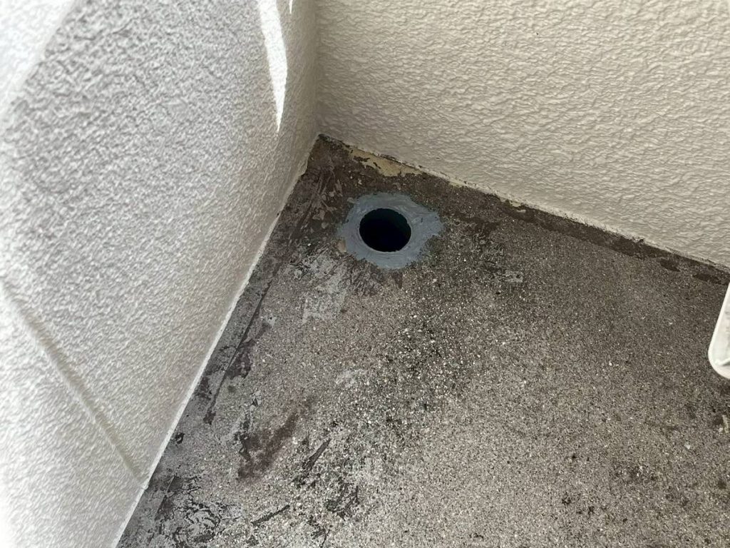 明石市　べランダ　防水工事　施工前