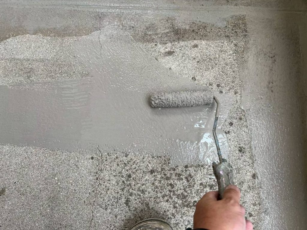 明石市　べランダ　防水工事　一回目　塗装