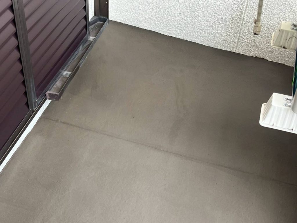 明石市　べランダ　防水工事　乾燥中