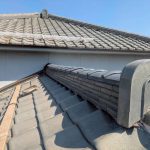 明石市|雨漏りを引き起こした和瓦の劣化棟を解体!下屋根の棟積み直し工事で防水性と耐久性を取り戻しました🏠🔧