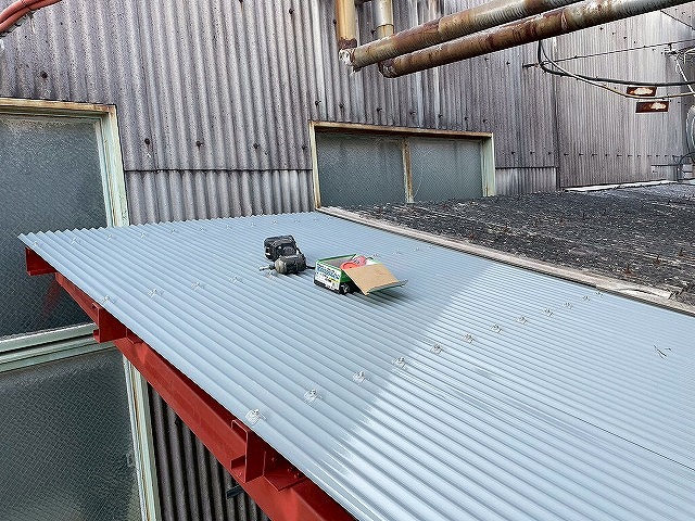加古川市 ガルバ波板施工完了 工場