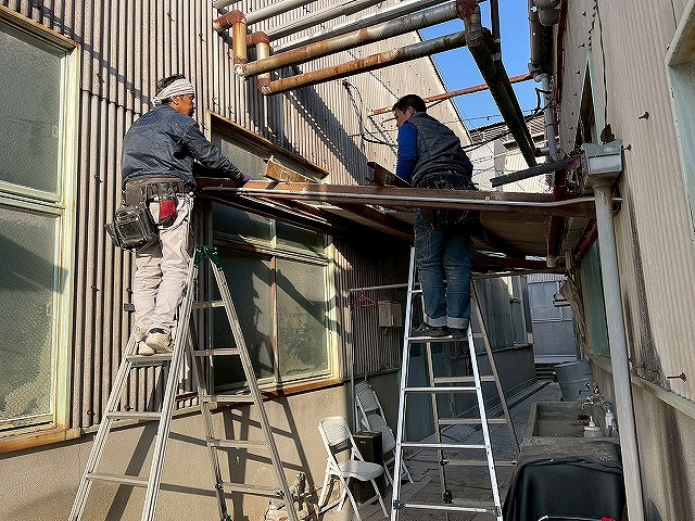 加古川市 工場 ガルバリウム波板 施工
