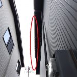 明石市|ゴルフボール大の雹で角樋に穴あき・割れが発生!自然災害鑑定士が現地調査した雨樋被害の事例