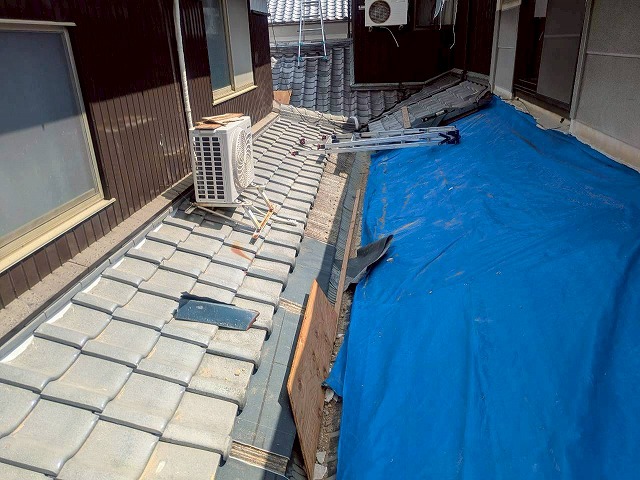 明石市 瓦撤去作業