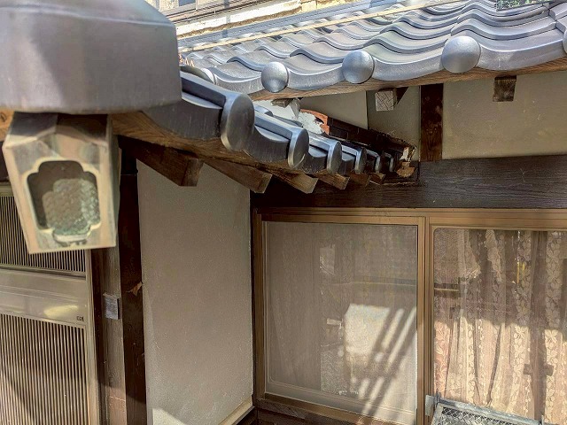 明石市　軒天　木材　劣化