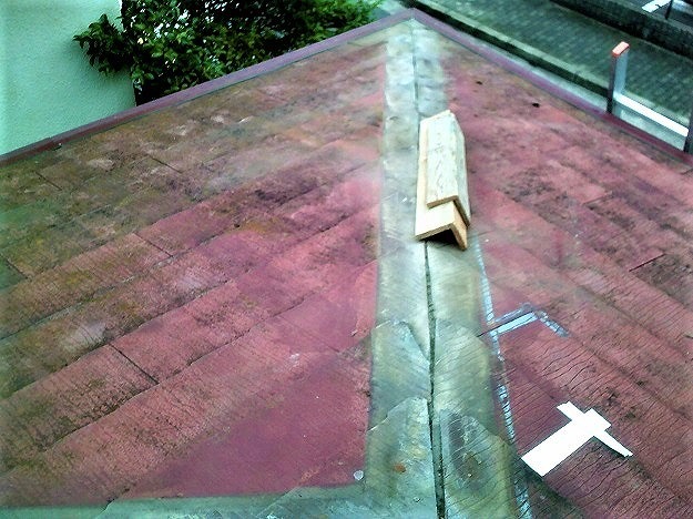 明石市　既存屋根材　撤去中
