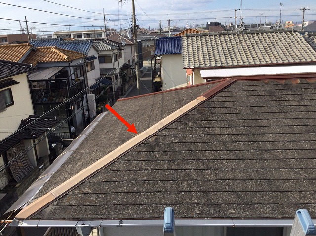 明石市 カラーベスト 棟板金修理跡