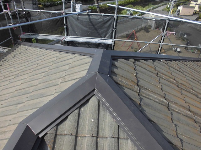 明石市 棟包板金交換工事 ガルバリウム製棟板金 施工完了