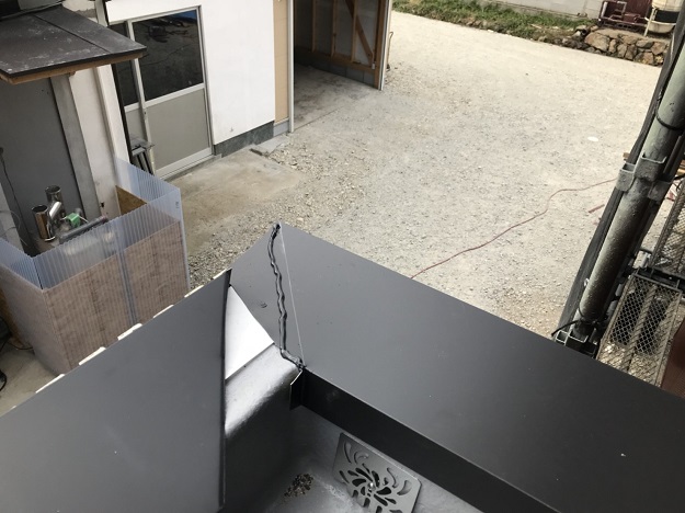 明石市 ベランダ笠木工事 施工前
